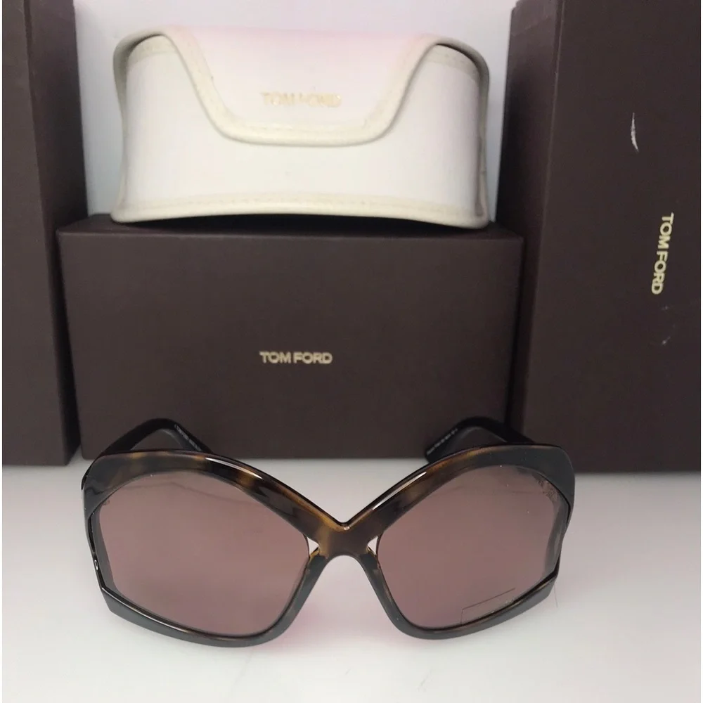 New - TOM FORD CHEYENNE TF903 52E Oversized Sunglasses